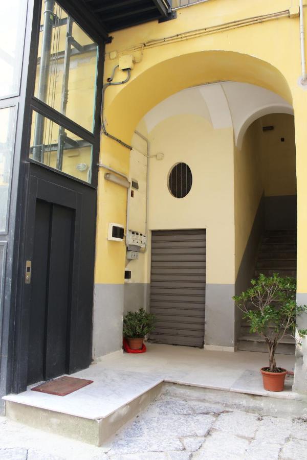 Bed & Breakfast Residenza La Scala Naples